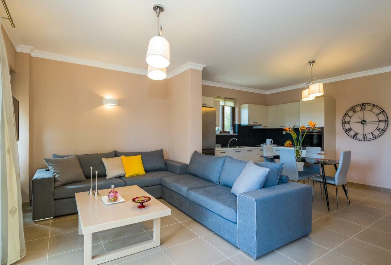 Casa Leone Suites Stalós Extérieur photo