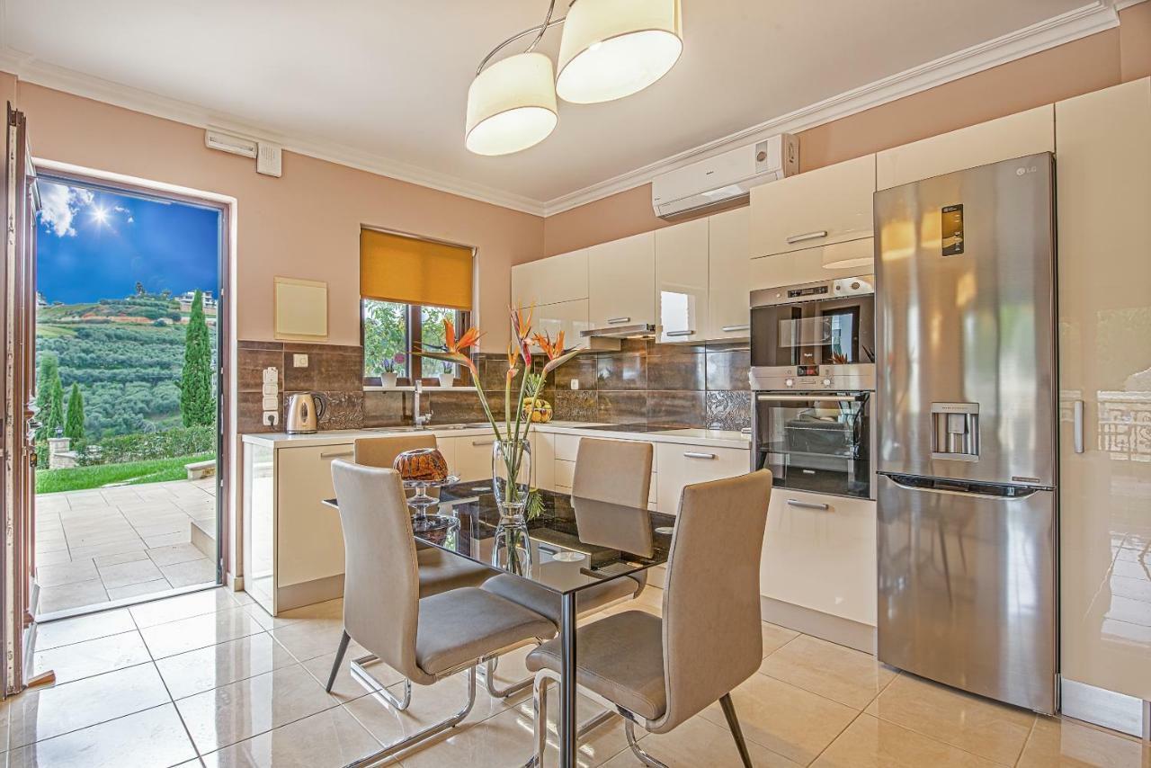 Casa Leone Suites Stalós Extérieur photo